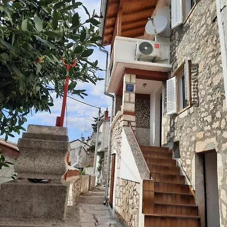 Romantic Coastal House In Old Town Of Novi Vinodolski Exterior photo